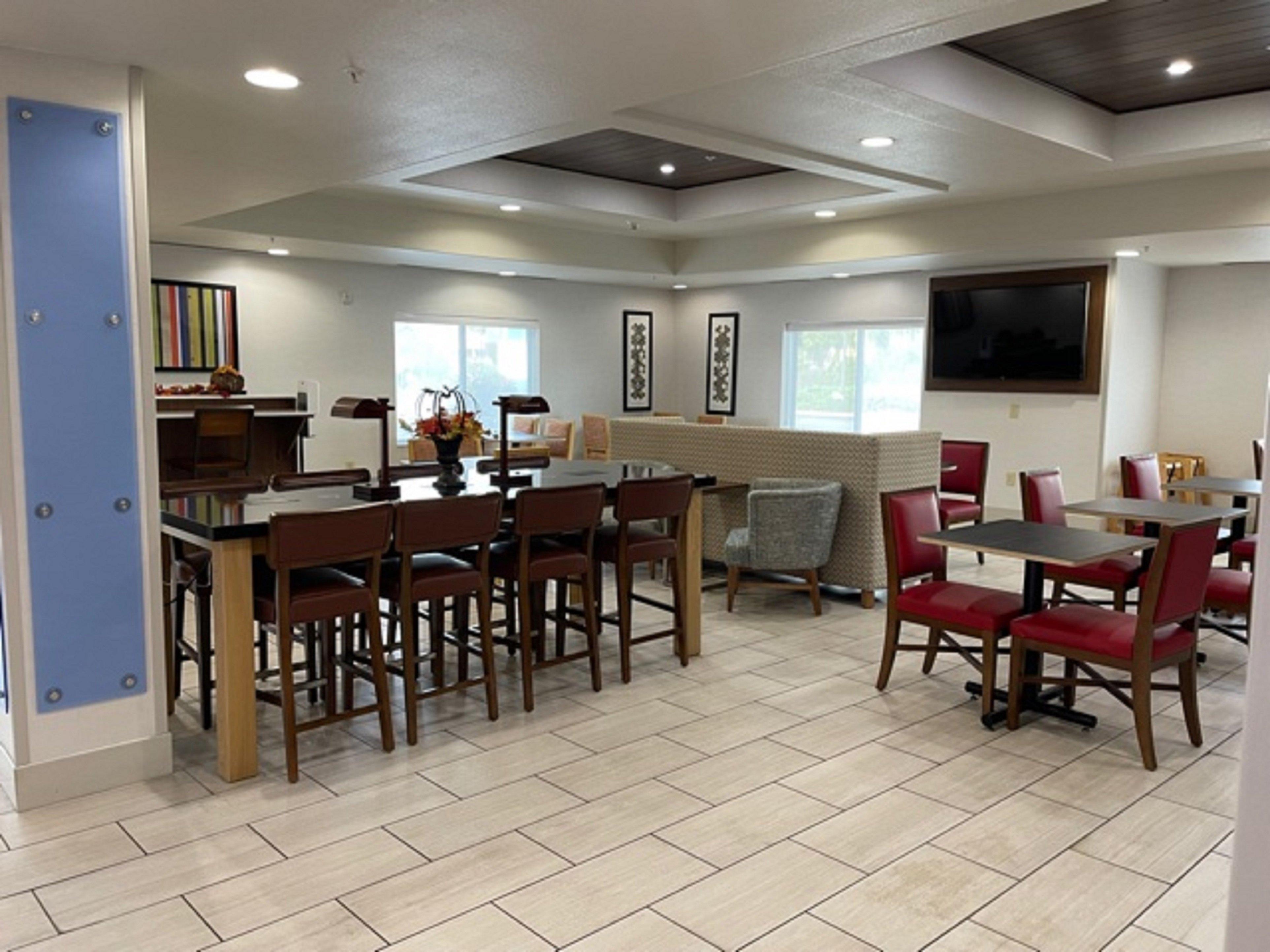Holiday Inn Express Hotel & Suites Lewisburg By Ihg Экстерьер фото